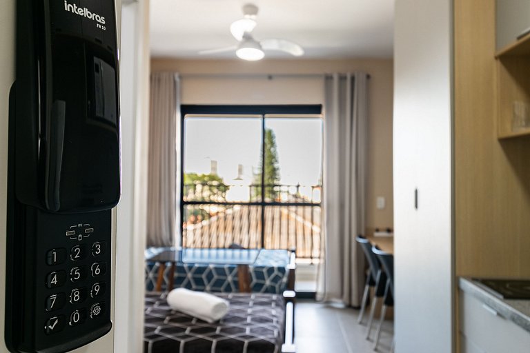 Studio Frente ao Metrô - 2 Camas Solteiro