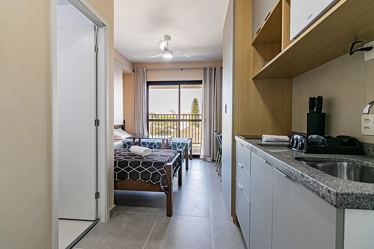 Studio Frente ao Metrô - 2 Camas Solteiro