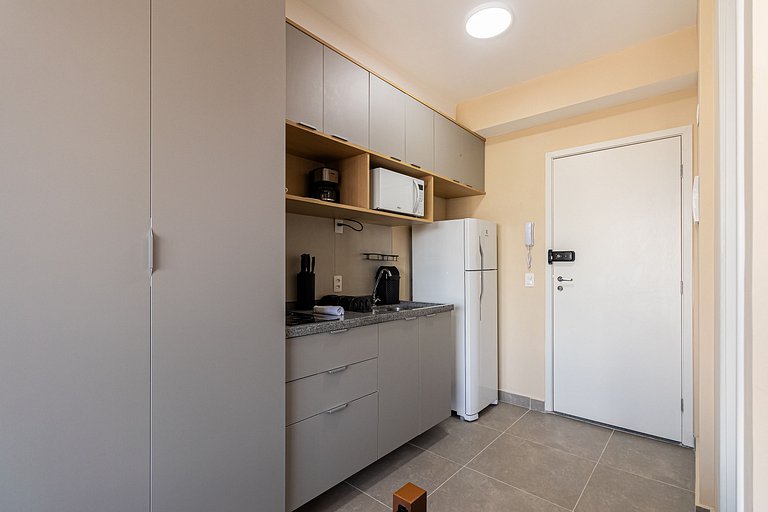 Studio Frente ao Metrô - 2 Camas Solteiro