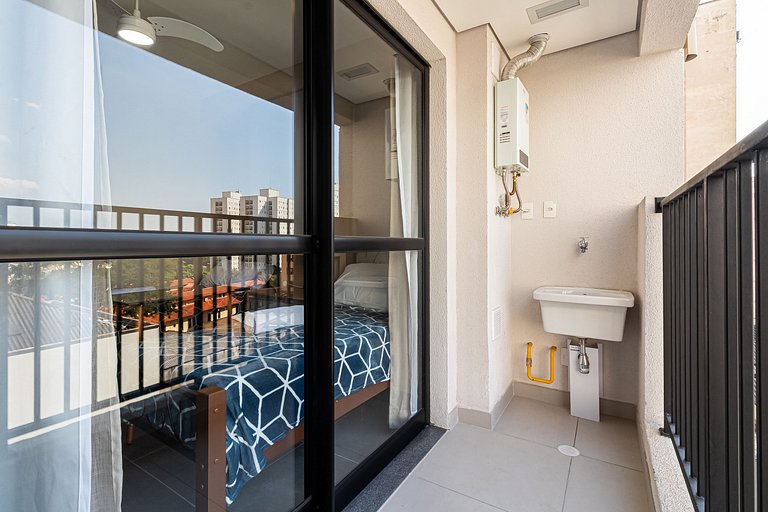 Studio Frente ao Metrô - 2 Camas Solteiro