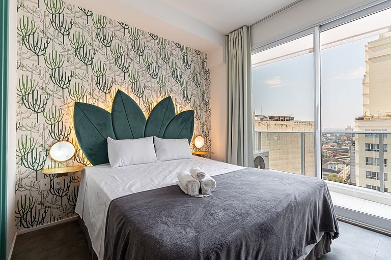 Você no topo de SP - Cama Queen + Ar Condicionado!