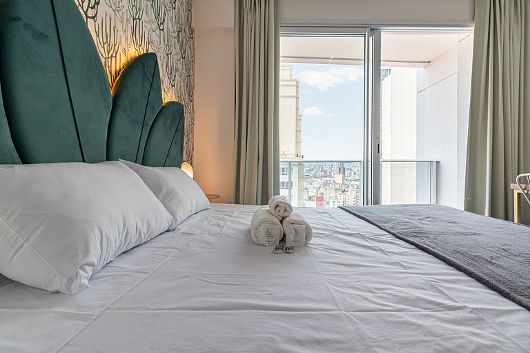 Você no topo de SP - Cama Queen + Ar Condicionado!