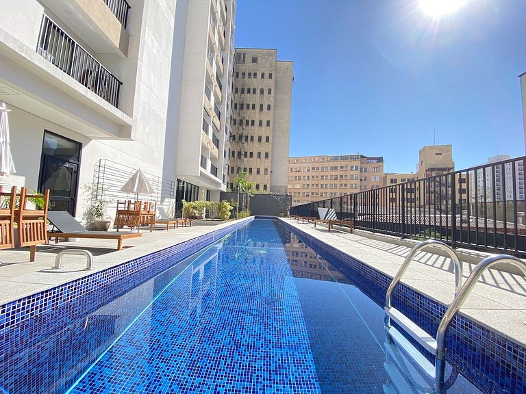 Apê c/ Ar Condicionado + Piscina, Rooftop e Metrô