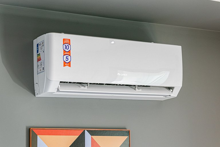 Studio imbatível - em frente ao Metrô!