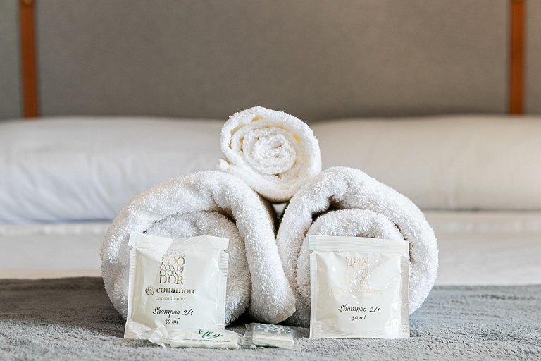 Studio imbatível - em frente ao Metrô!