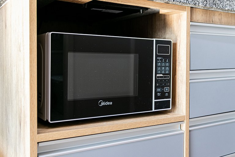 Studio imbatível - em frente ao Metrô!