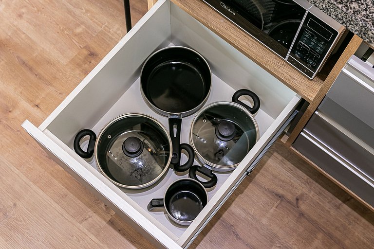 Studio imbatível - em frente ao Metrô!