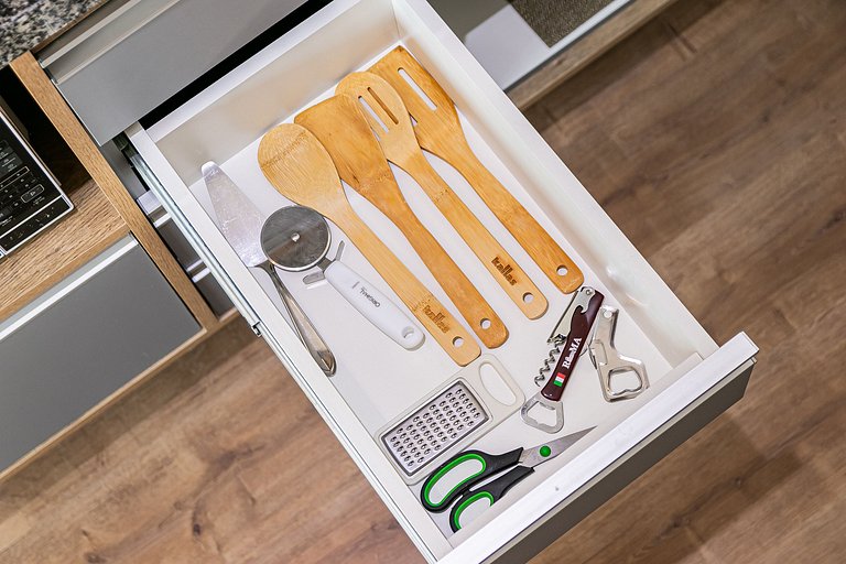 Studio imbatível - em frente ao Metrô!