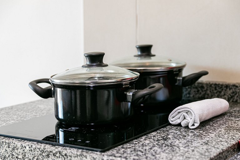 Studio imbatível - em frente ao Metrô!