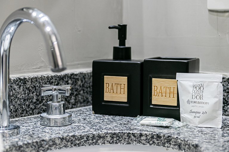 Studio imbatível - Metrô e Vaga de garagem!