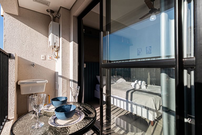 Apê c/ Ar Condicionado + Piscina, Rooftop e Metrô