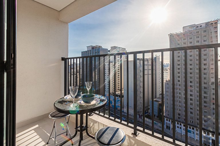 Apê c/ Ar Condicionado + Piscina, Rooftop e Metrô