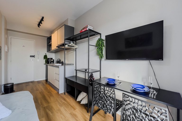 Studio com Piscina e Coworking - Frente ao metrô