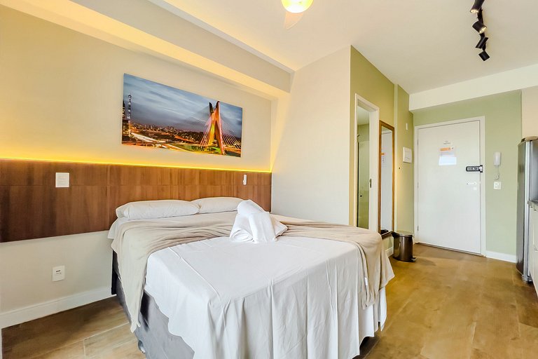 Studio com Vista Incrível + Vaga, AC e Piscina