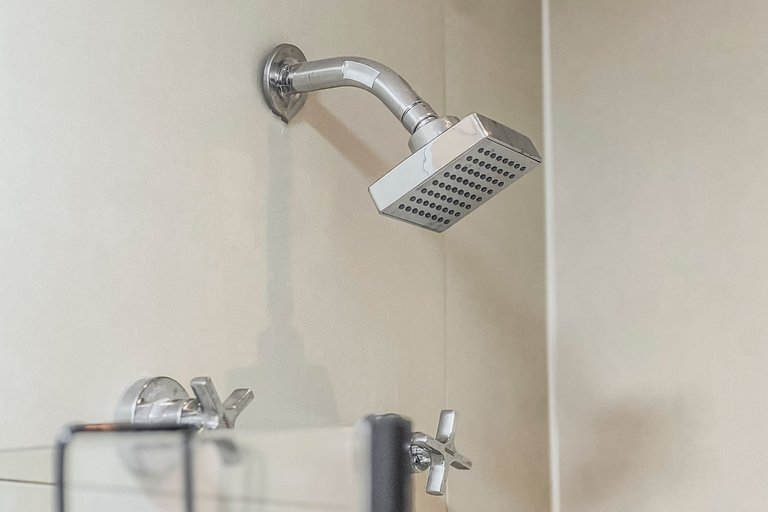 Apê TOP - Ar Condicionado + Piscina - 1 min. metrô