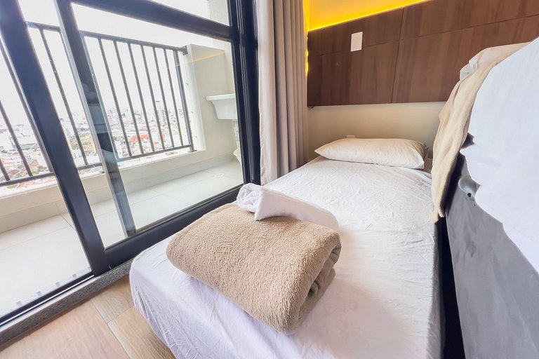 Apê TOP - Ar Condicionado + Piscina - 1 min. metrô