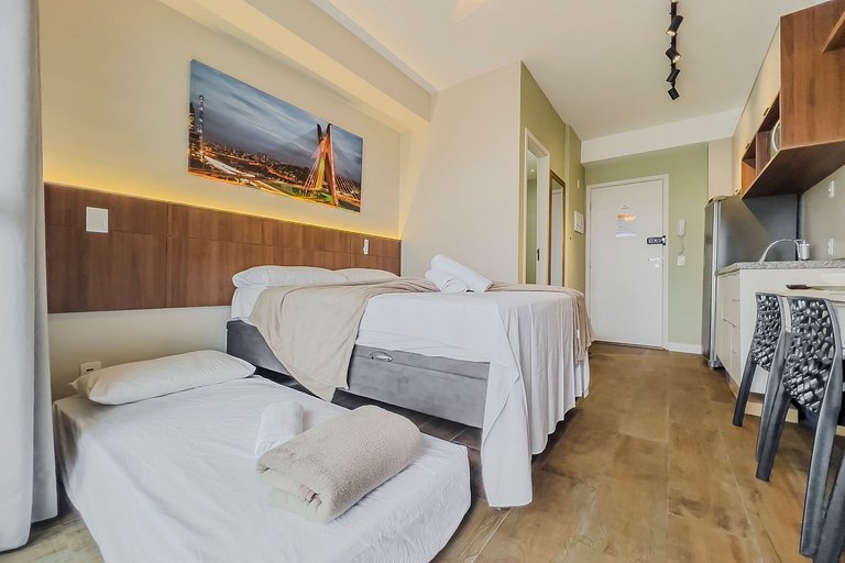Studio com Vista Incrível + Vaga, AC e Piscina
