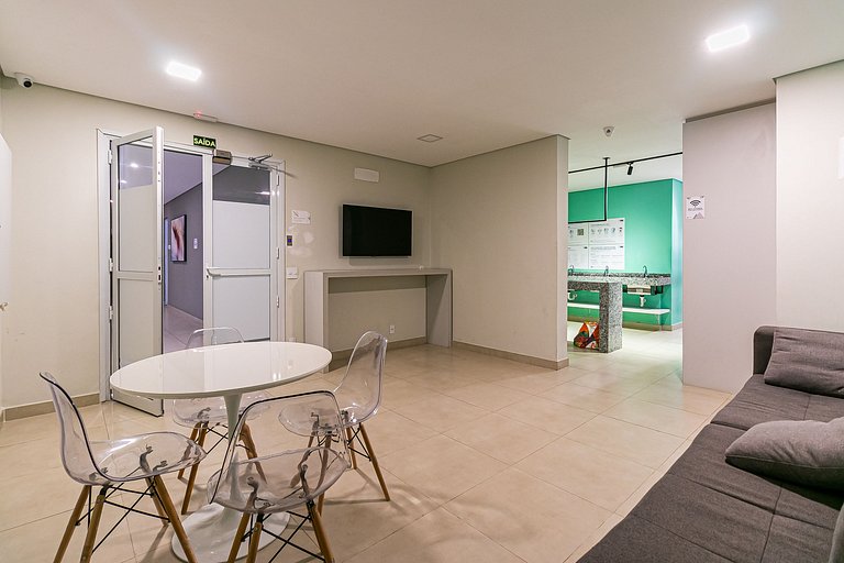 Studio a 2 min. do metrô Brás + Academia e Piscina