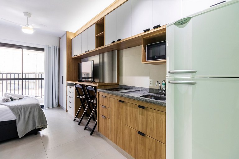 Studio Completo + Frente ao Metrô