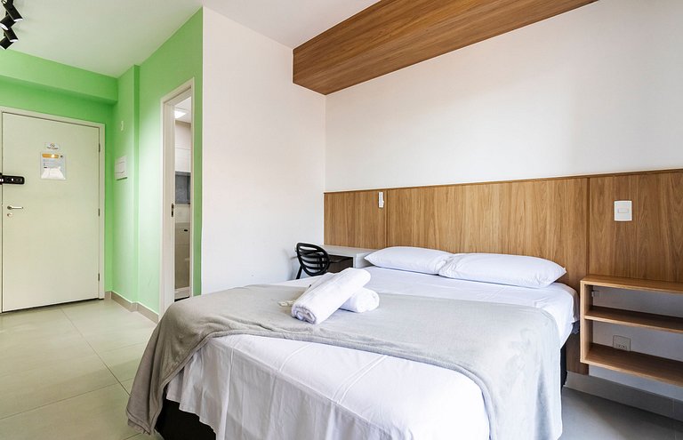 Studio Completo + Frente ao Metrô