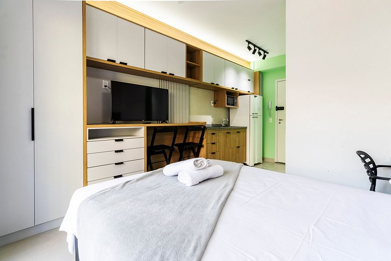 Studio Completo + Frente ao Metrô