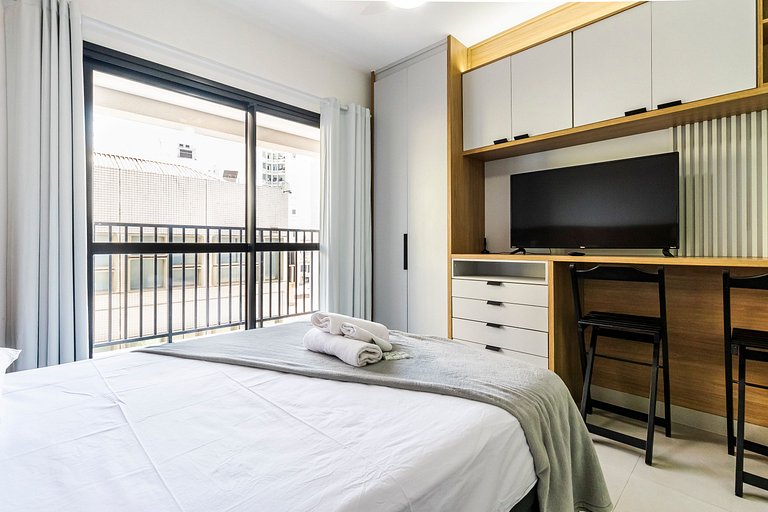 Studio Completo + Frente ao Metrô