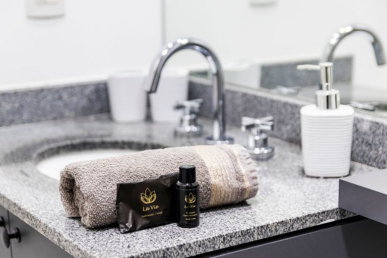 Studio Cama King + Vaga e Piscina!