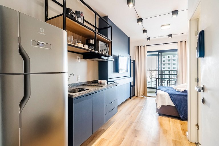 Studio Exclusivo frente ao Metrô + Ar Condicionado