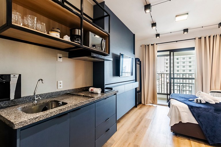 Studio Exclusivo frente ao Metrô + AC