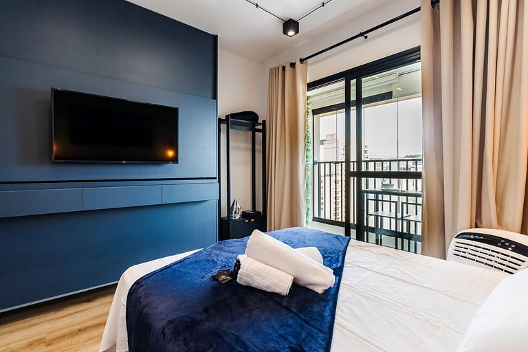 Studio Exclusivo frente ao Metrô + AC