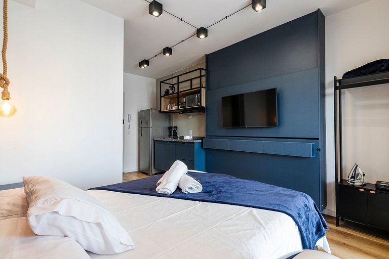 Studio Exclusivo frente ao Metrô + AC