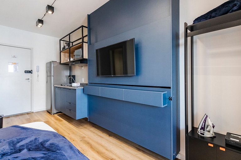 Studio Exclusivo frente ao Metrô + Ar Condicionado
