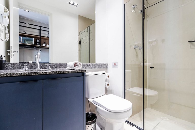 Studio Exclusivo frente ao Metrô + Ar Condicionado
