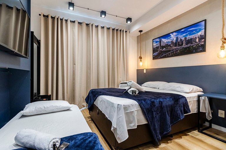 Studio Exclusivo frente ao Metrô + AC