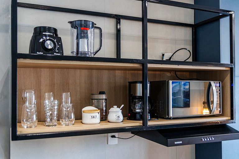 Studio Exclusivo frente ao Metrô + AC