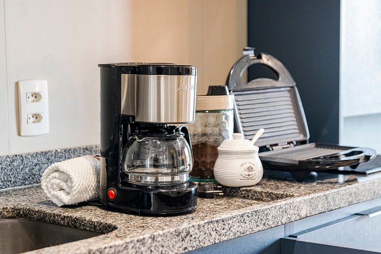 Studio Exclusivo frente ao Metrô + AC