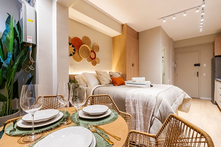 Studio Moderno C/ Vaga, AC, Piscina e Rooftop