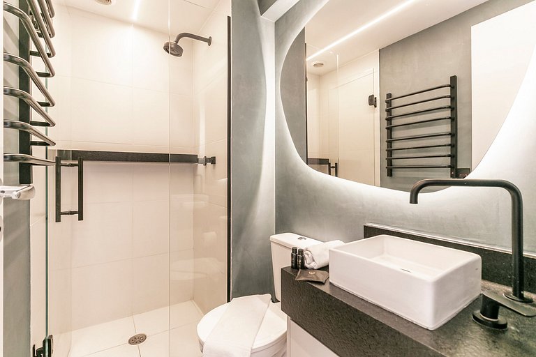 Pamplona no Hype da Paulista - AC, Piscina e Metrô