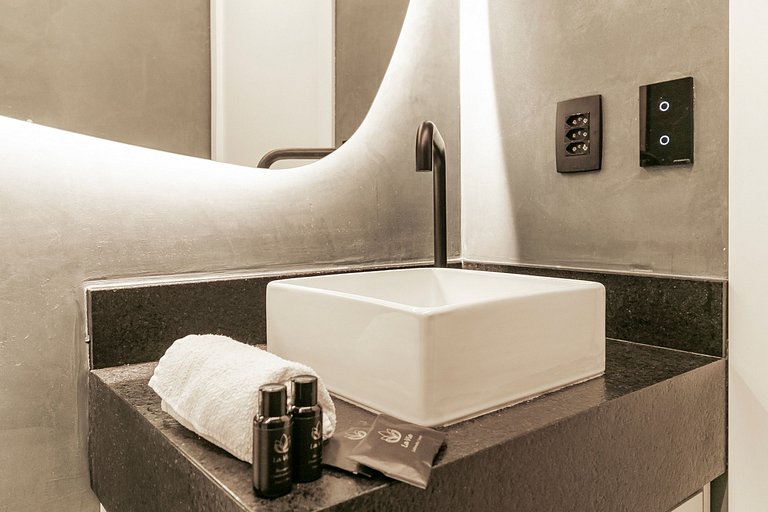 Pamplona no Hype da Paulista - AC, Piscina e Metrô