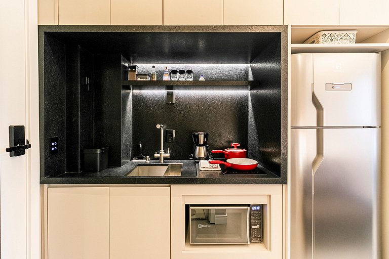 Pamplona no Hype da Paulista - AC, Piscina e Metrô