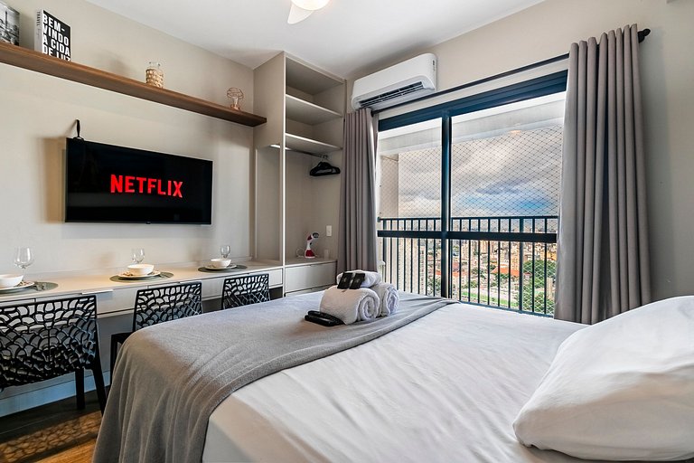 Studio com Vista Incrível + Vaga, AC e Piscina