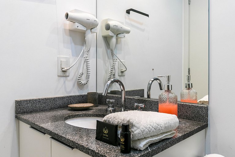 Studio Exclusivo Cama King + Vaga e Piscina!