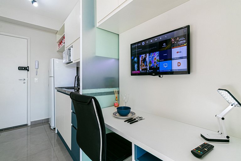 Studio c/ Ar Condicionado + Vaga, Piscina e Metrô