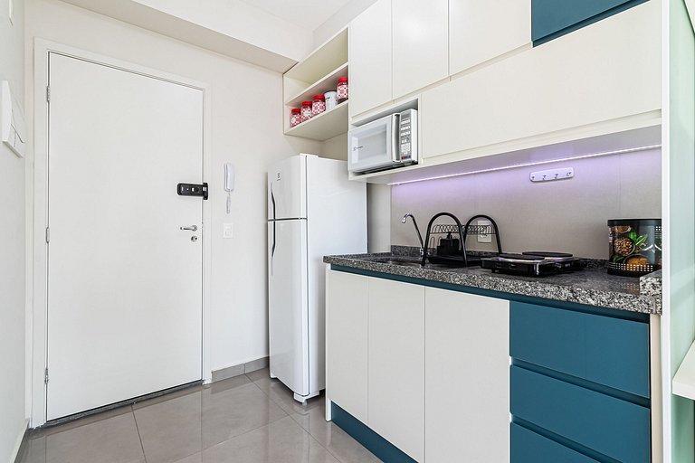 Studio c/ Ar Condicionado + Piscina e Metrô