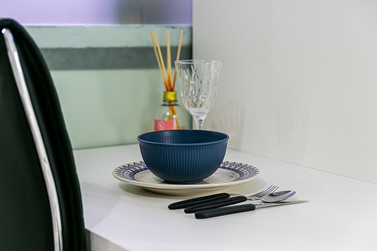 Studio c/ Ar Condicionado + Piscina e Metrô