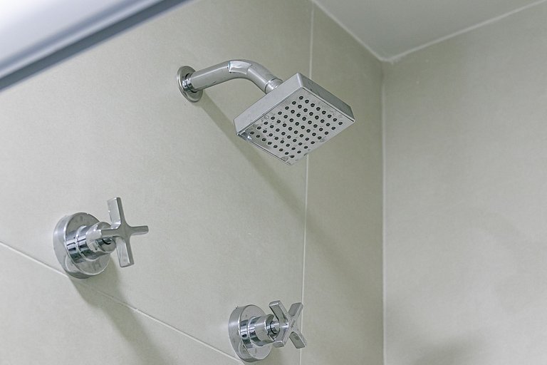 Studio c/ Ar Condicionado + Piscina e Metrô