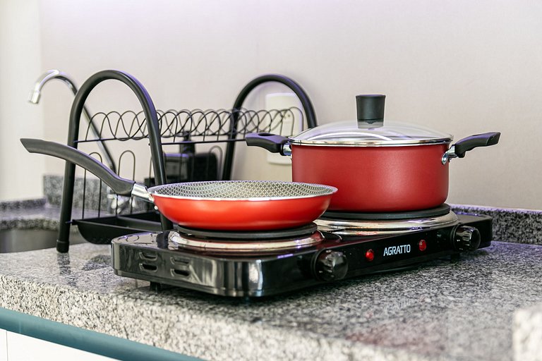 Studio c/ Ar Condicionado + Piscina e Metrô