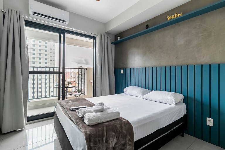 Apê c/ Ar Condicionado + Piscina, Rooftop e Metrô