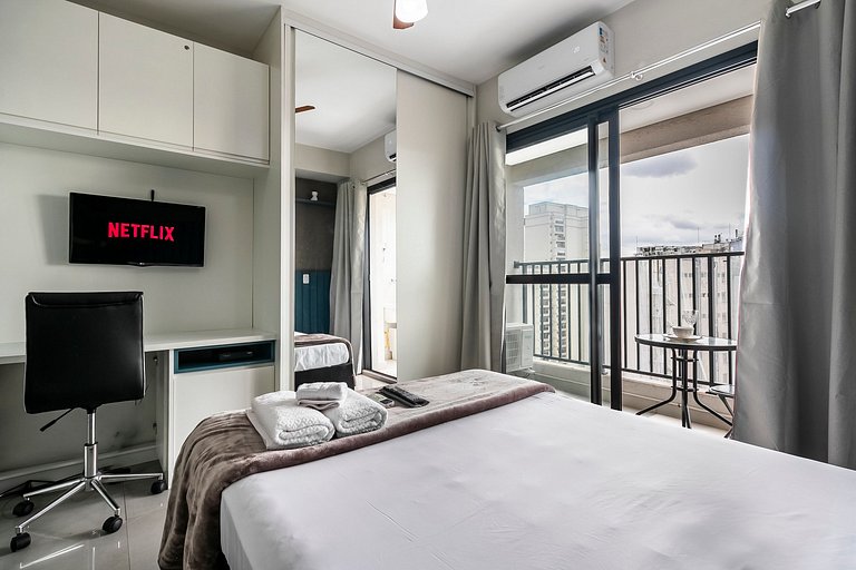 Studio c/ Ar Condicionado + Piscina e Metrô