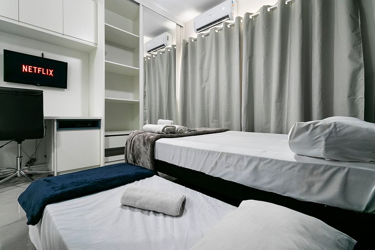 Studio c/ Ar Condicionado + Piscina e Metrô